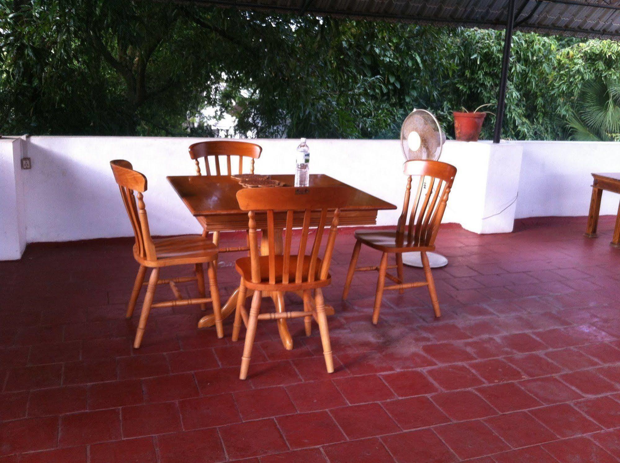 Oyo Home 63551 Pleasant Stay Near Fort Kochi Beach Экстерьер фото